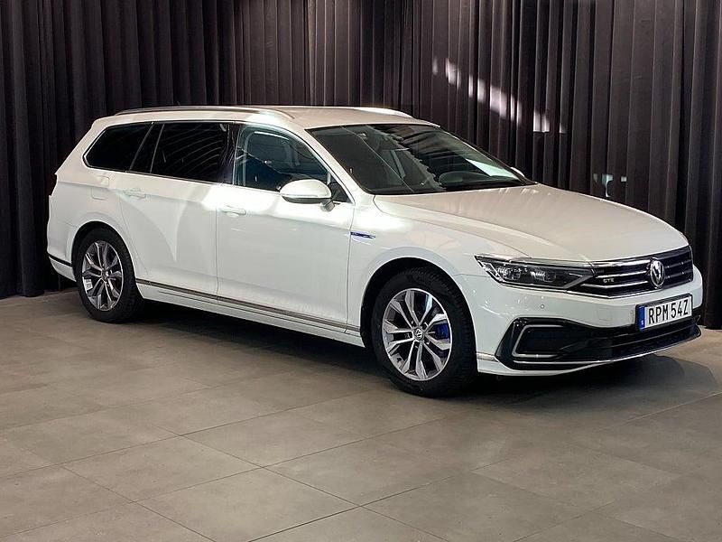 Vit Begagnad 2020 VW Passat GTE Kombi | 199 500 kr (Bra pris) - Bild 1/4