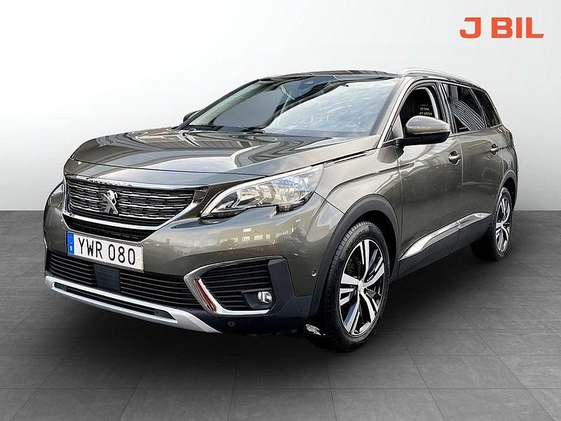 Grön Begagnad 2017 Peugeot 5008 Allure Minibuss | 209 900 kr (Lite dyr) - Bild 1/3