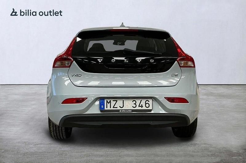 Begagnad Volvo V40 Summum 116 HK (85 kW) 2012 Blå Halvkombi