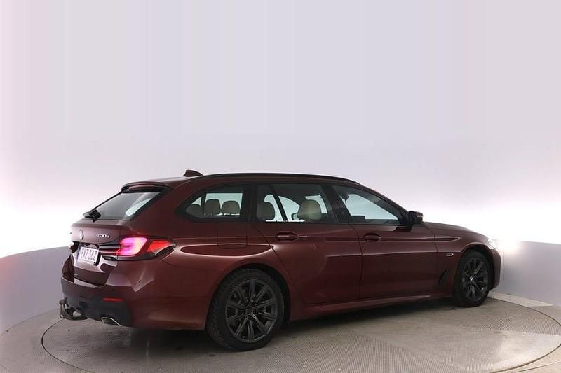 Begagnad BMW 530 M Sport 292 HK (214 kW) 2023 Röd Kombi