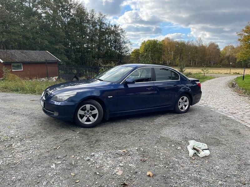 Begagnad 2008 BMW 520 Sedan | 49 900 kr (Bra pris) - Bild 1/4