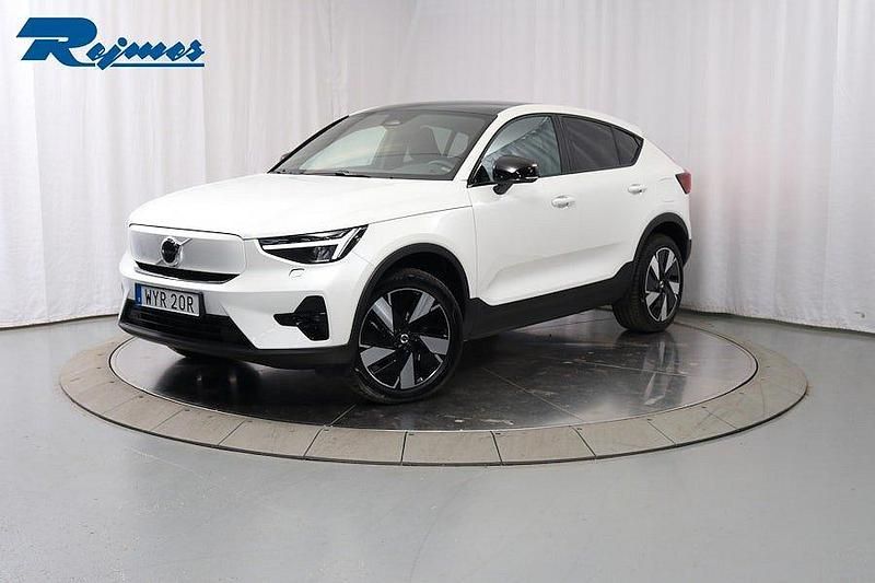 Vit (crystal white metallic) Begagnad 2024 Volvo EC40 Performance SUV | 499 900 kr (Dyr) - Bild 1/4