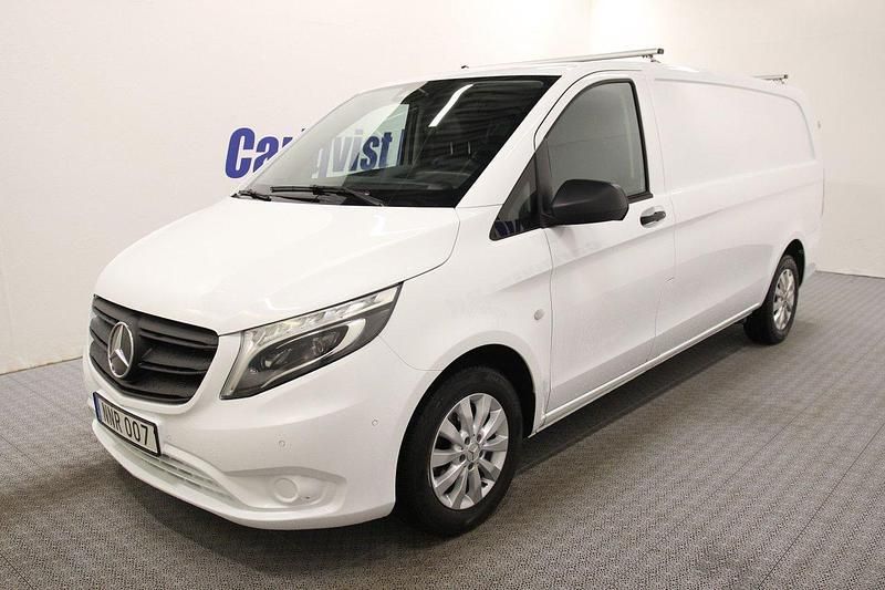 Vit Begagnad 2023 Mercedes Vito Minibuss | 419 000 kr (Lite dyr) - Bild 1/4