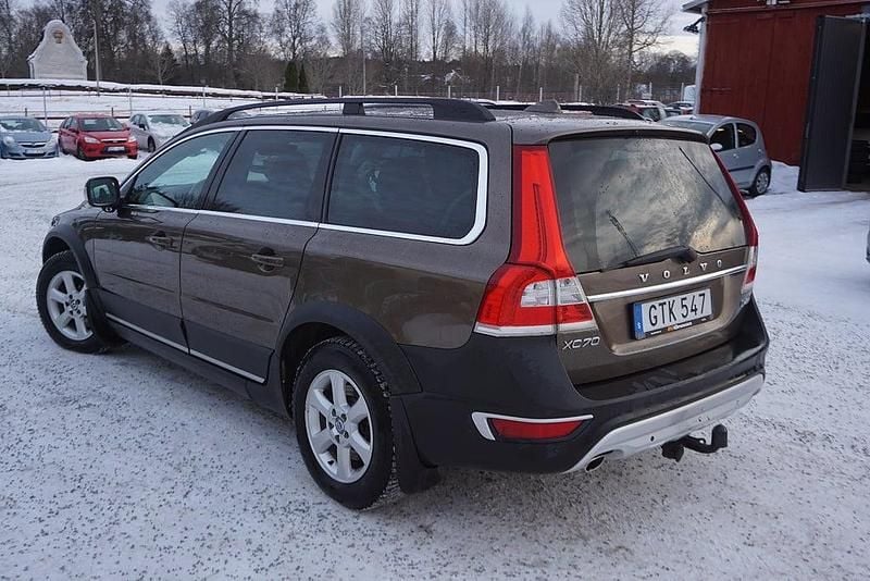 Begagnad Volvo XC70 Standard 181 HK (133 kW) 2015 Brun Kombi