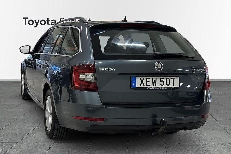 Begagnad Skoda Octavia Ambition 116 HK (85 kW) 2020 Grå Kombi