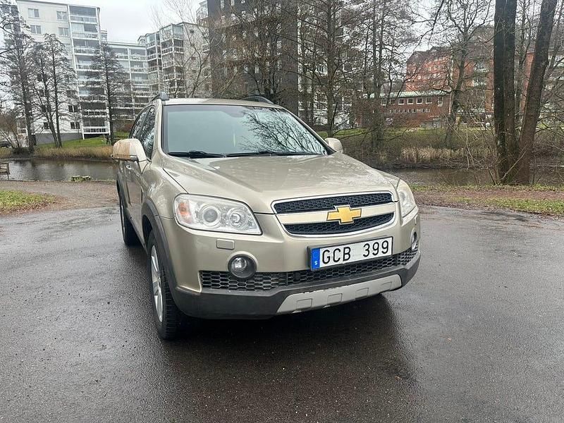 Begagnad 2007 Chevrolet Captiva SUV | 35 900 kr (Lite dyr) - Bild 1/4