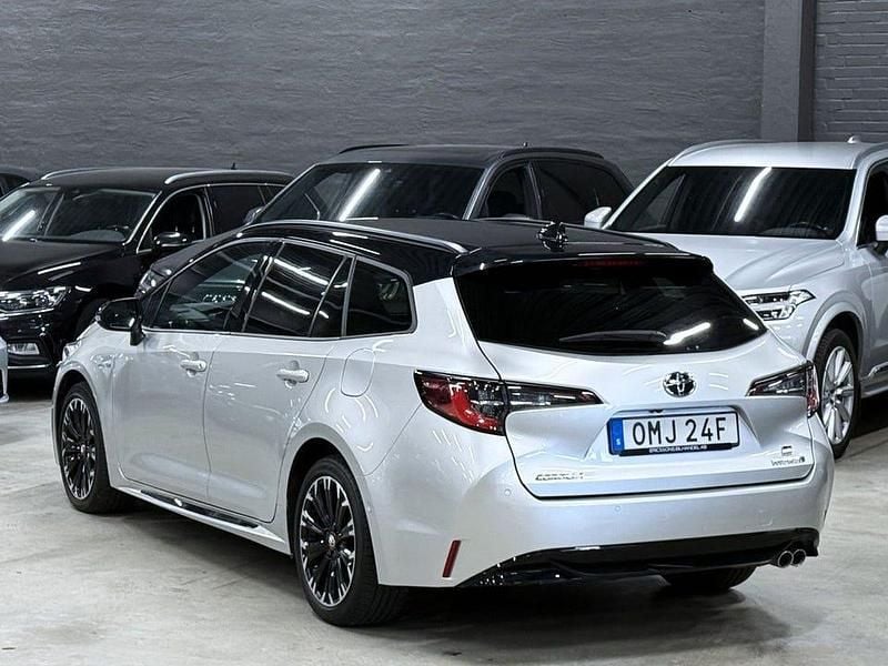 Begagnad Toyota Corolla Hybrid Sport 184 HK (135 kW) 2020 Silver (silver metallic) Kombi