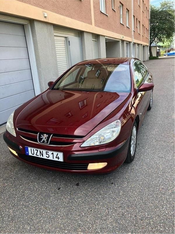 Röd Begagnad 2004 Peugeot 607 Sedan | 19 000 kr - Bild 1/4