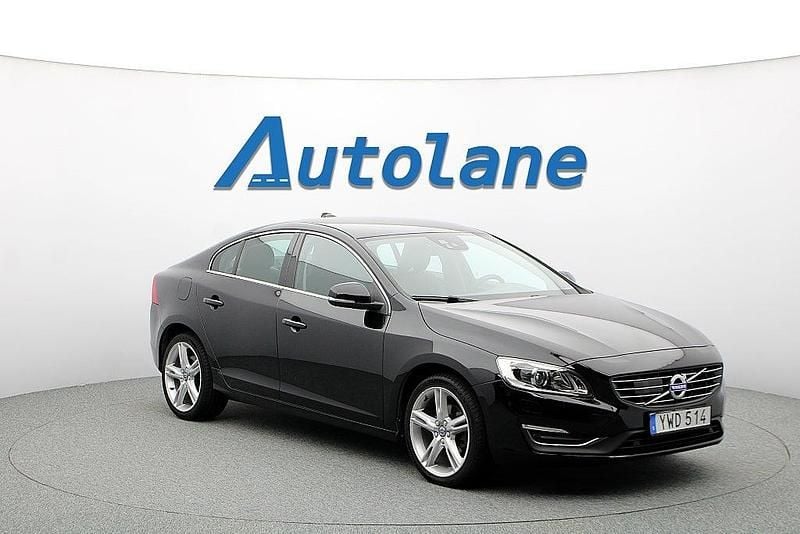Svart (onyx black) Begagnad 2017 Volvo S60 Summum Sedan | 179 900 kr (Marknadspris) - Bild 1/3