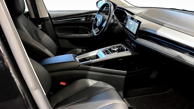 Begagnad MG MG5 EV Luxury 114 kW (156 HK) 2022 Svart Kombi