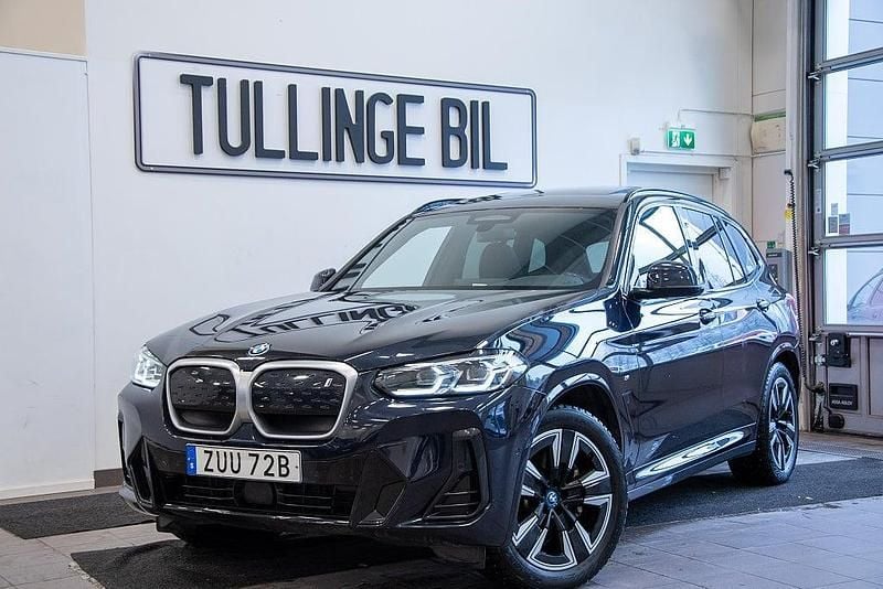 Svart Begagnad 2022 BMW iX3 M Sport SUV | 359 800 kr (Bra pris) - Bild 1/4