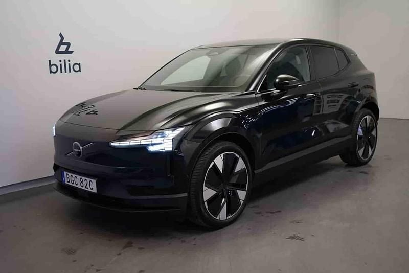 Svart Begagnad 2025 Volvo EX30 Single Motor Extended Range SUV | 419 500 kr (Dyr) - Bild 1/1