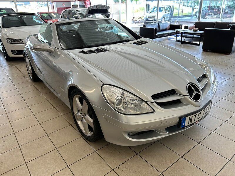 Grå Begagnad 2005 Mercedes SLK200 Cab | 98 000 kr - Bild 1/4