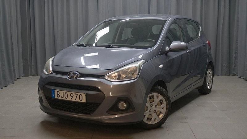 Mörkgrå Begagnad 2014 Hyundai i10 Comfort Halvkombi | 39 000 kr (Superpris) - Bild 1/4