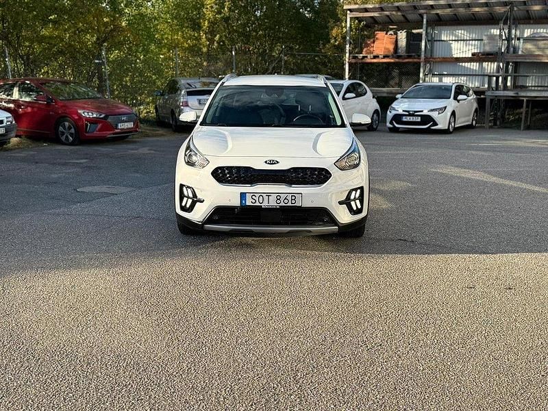 Vit Begagnad 2021 Kia Niro Advance SUV | 149 900 kr - Bild 1/4