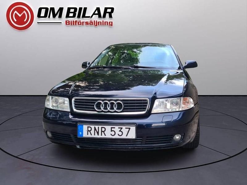 Blå Begagnad 2000 Audi A4 Comfort Sedan | 25 000 kr - Bild 1/4