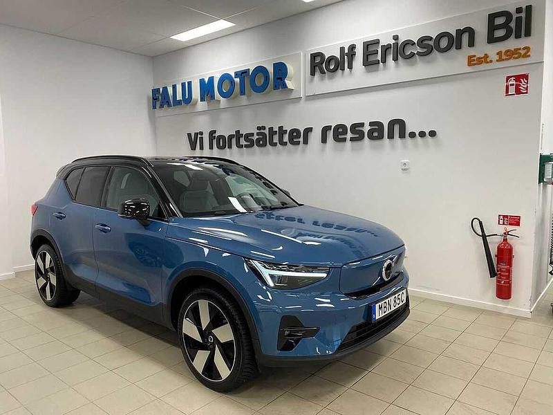 Blå Begagnad 2024 Volvo XC40 Ultimate SUV | 479 500 kr (Marknadspris) - Bild 1/4