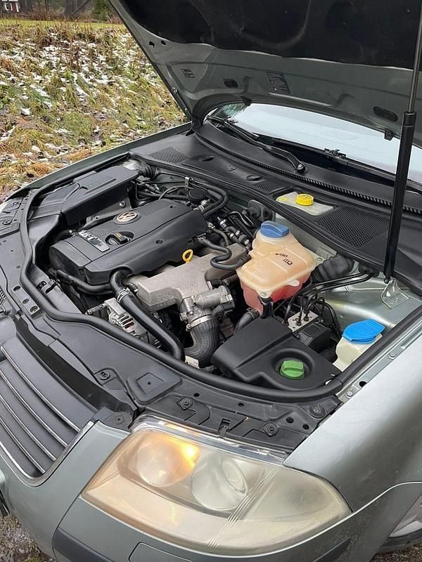 Begagnad 2004 VW Passat Kombi | 10 000 kr (Marknadspris) - Bild 1/4