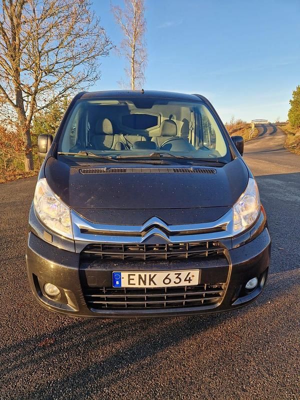 Mycket välvårdad ute och inne, bara körd privat. Begagnad 2015 Citroën Jumpy Minibuss | 97 000 kr (Dyr) - Bild 1/4