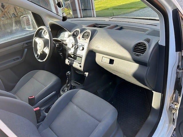 Begagnad VW Caddy 102 HK (75 kW) 2015 Minibuss