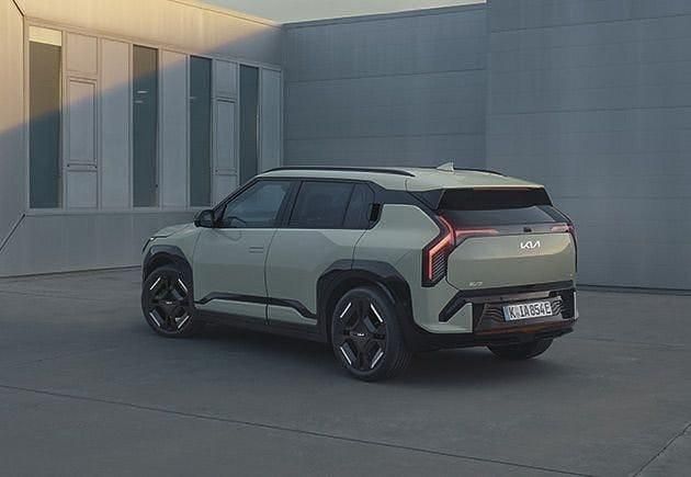 Ny Kia EV3 150 kW (204 HK) 2025 Aventurine green SUV