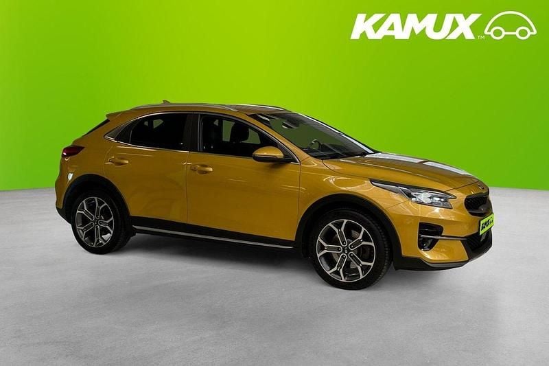 Gul/beige Begagnad 2020 Kia XCeed SUV | 204 800 kr (Marknadspris) - Bild 1/4