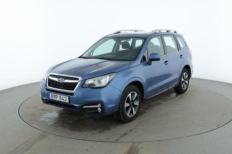 Blå Begagnad 2018 Subaru Forester Active SUV | 189 000 kr (Marknadspris) - Bild 1/3
