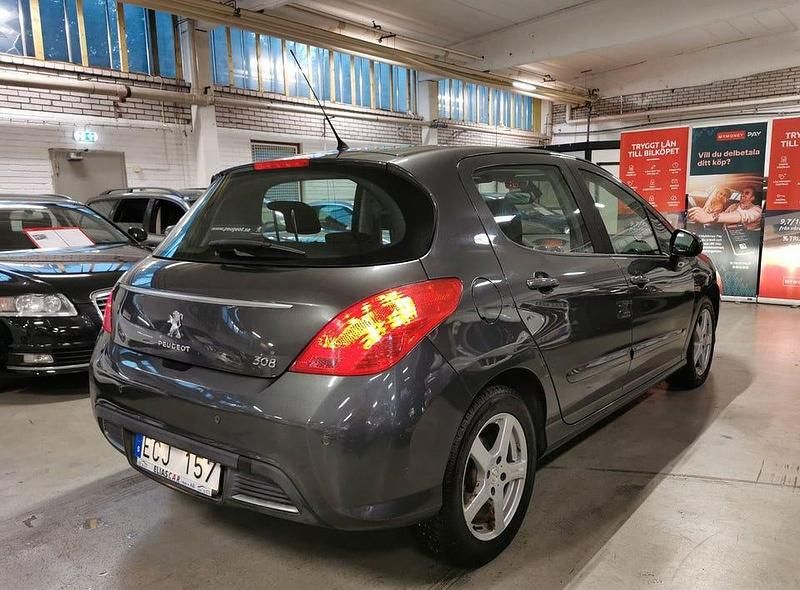 Begagnad Peugeot 308 120 HK (88 kW) 2013 Mörkgrå Halvkombi