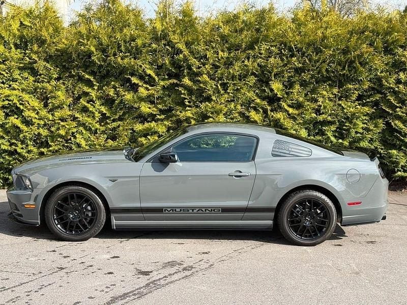 Begagnad Ford Mustang 309 HK (227 kW) 2014 Mörkgrå Sportkupé