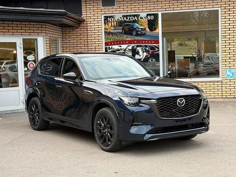 Blå Ny 2025 Mazda CX-60 Homura-Line SUV | 635 000 kr (Marknadspris) - Bild 1/4