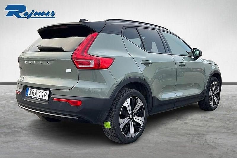 Begagnad Volvo XC40 Core 169 kW (231 HK) 2022 Grön SUV