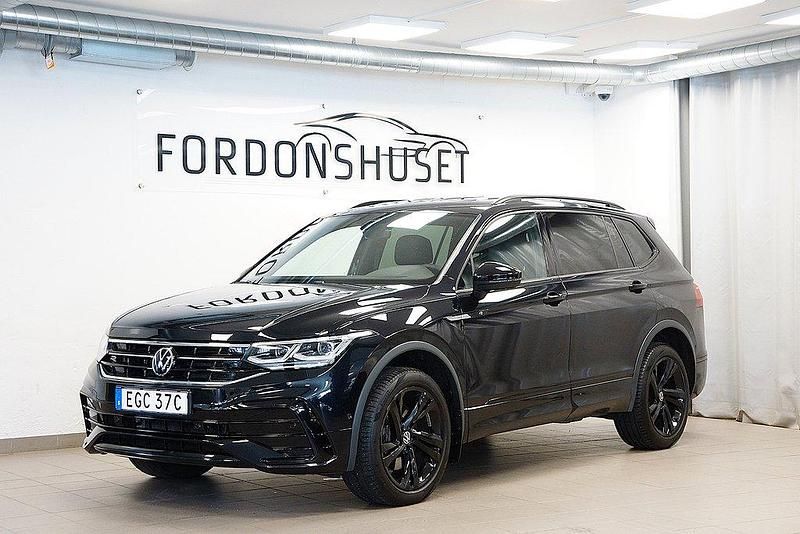 Svart Begagnad 2022 VW Tiguan Allspace R-line SUV | 389 000 kr (Lite dyr) - Bild 1/4