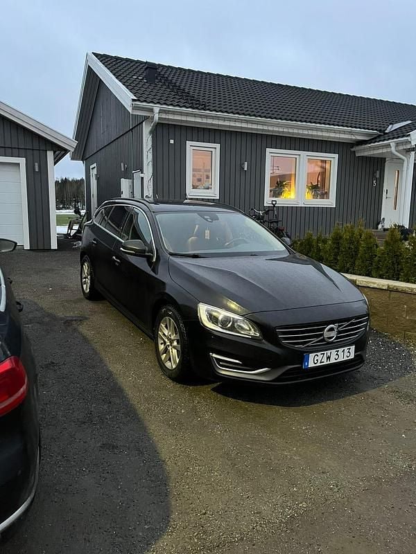 Begagnad Volvo V60 215 HK (158 kW) 2014 Kombi