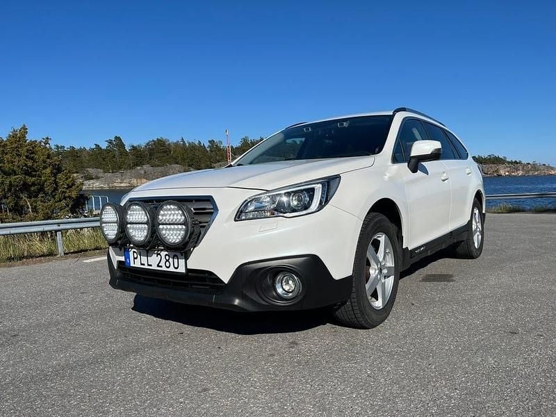 Begagnad 2017 Subaru Outback Sedan | 149 000 kr (Bra pris) - Bild 1/4