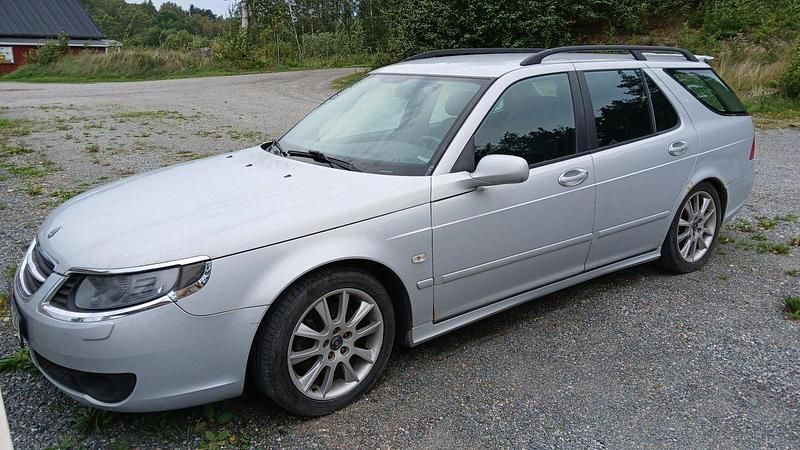 Grå Begagnad 2008 Saab 9-5 Linear Kombi | 23 000 kr (Marknadspris) - Bild 1/3