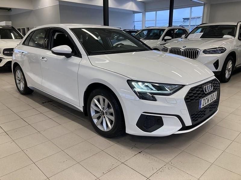 Vit Begagnad 2023 Audi A3 Proline | 217 900 kr (Bra pris) - Bild 1/4