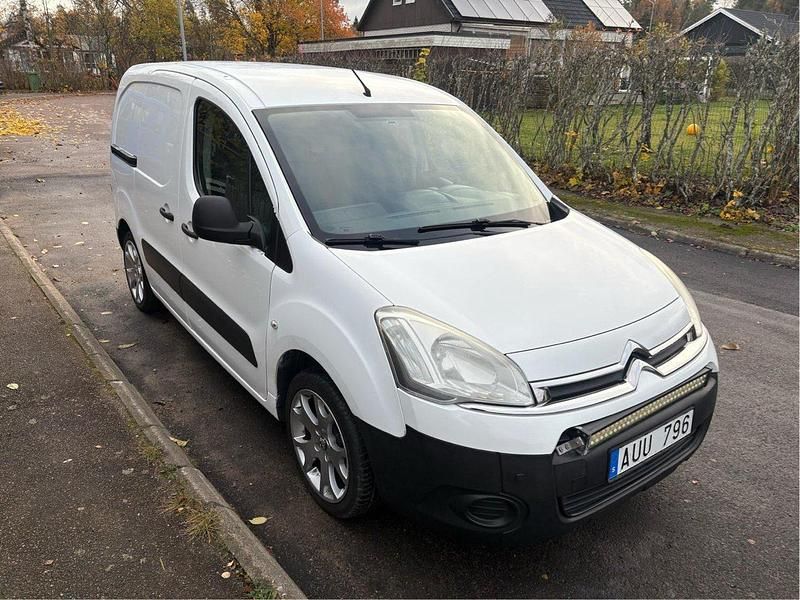Vit Begagnad 2012 Citroën Berlingo | 48 000 kr (Bra pris) - Bild 1/4