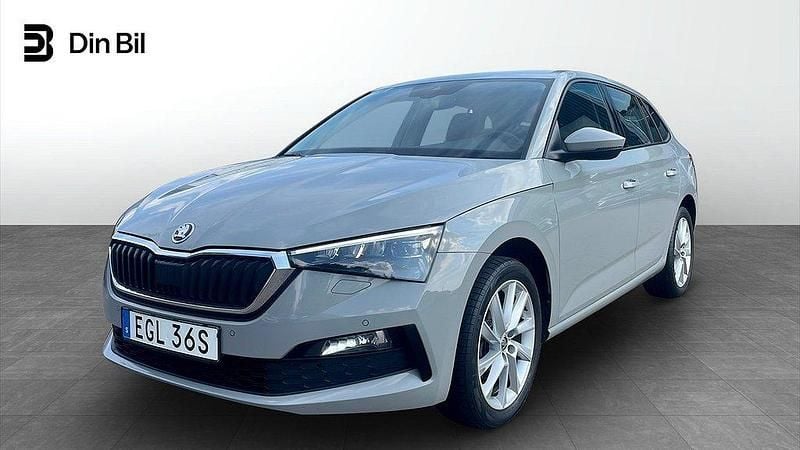Grå (steel grey) Begagnad 2021 Skoda Scala Style Halvkombi | 159 900 kr (Marknadspris) - Bild 1/4