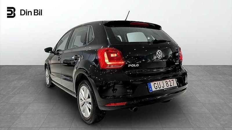 Begagnad VW Polo Comfortline 90 HK (66 kW) 2017 Svart Halvkombi