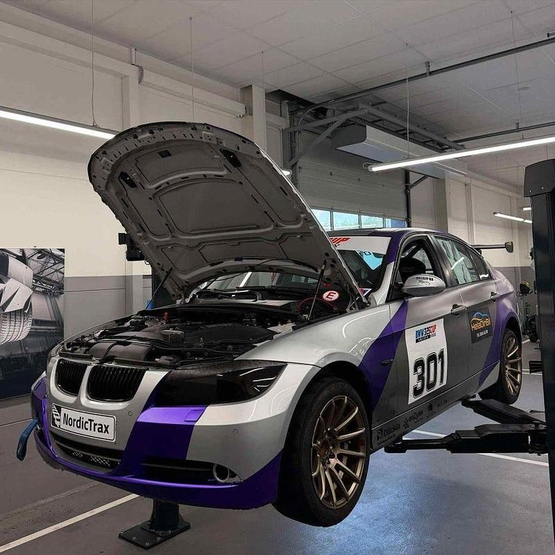 Begagnad BMW 325 218 HK (160 kW) 2005 Grå Sedan