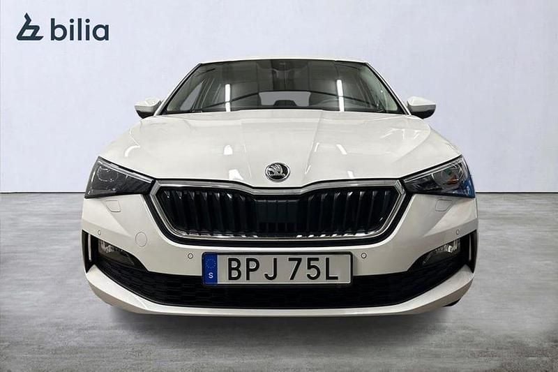 Begagnad Skoda Scala Style 112 HK (82 kW) 2022 Vit Halvkombi
