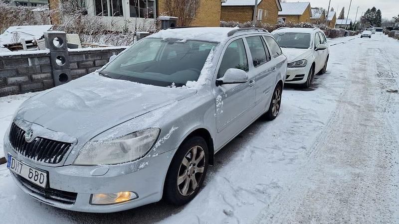 Begagnad 2013 Skoda Octavia Kombi | 65 000 kr (Superpris) - Bild 1/4