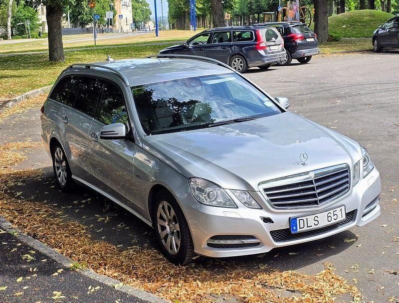 Begagnad 2011 Mercedes E250 Kombi | 72 500 kr (Superpris) - Bild 1/4