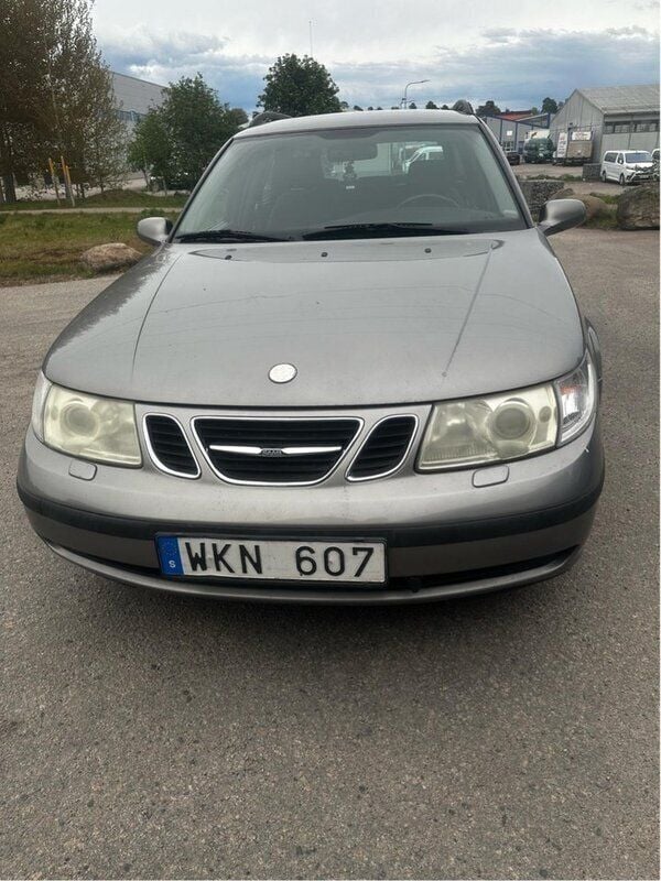 Grå Begagnad 2005 Saab 9-5 Linear Kombi | 18 000 kr (Bra pris) - Bild 1/4