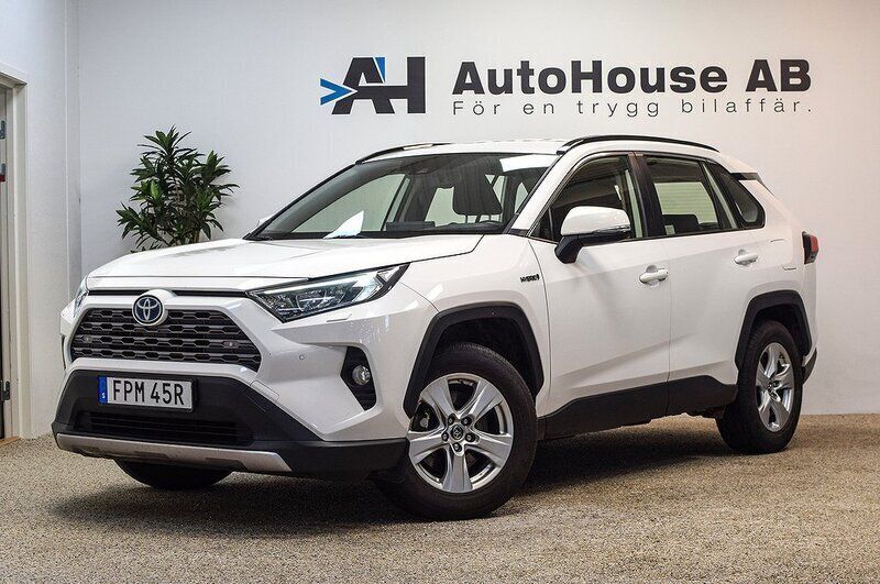 Vit Begagnad 2019 Toyota RAV4 Hybrid Active SUV | 234 000 kr (Bra pris) - Bild 1/4