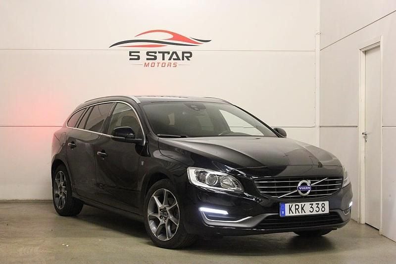 Svart Begagnad 2014 Volvo V60 Ocean Race Kombi | 127 900 kr (Marknadspris) - Bild 1/4