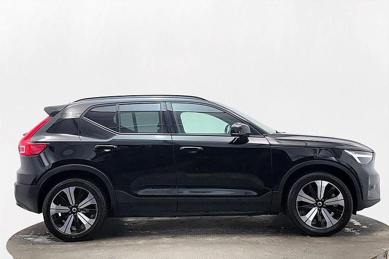 Begagnad 2023 Volvo XC40 Ultimate SUV | 317 900 kr - Bild 1/3