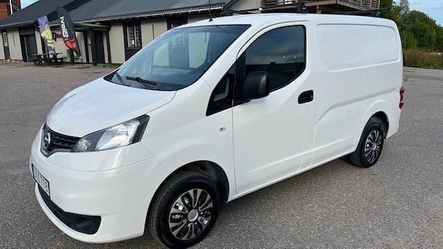 Vit Begagnad 2017 Nissan NV200 Van | 53 000 kr (Bra pris) - Bild 1/4