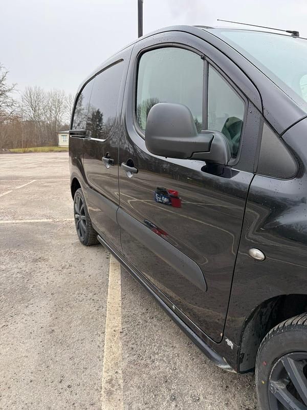 Begagnad Citroën Berlingo 75 HK (55 kW) 2014 Minibuss