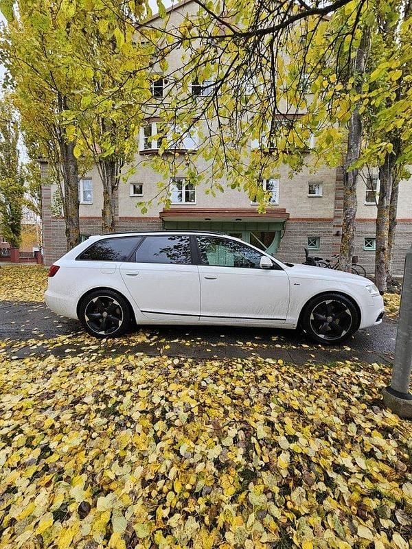 Vit Begagnad 2011 Audi A6 S-Line Kombi | 85 000 kr (Marknadspris) - Bild 1/4